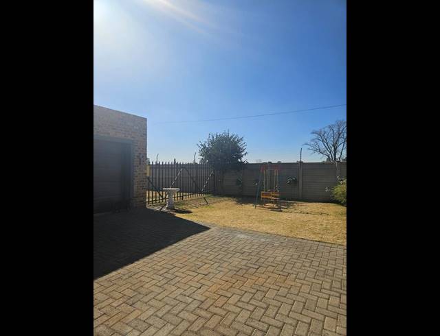 3 BEDROOM HOUSE FOR SALE IN RIVERSDALE